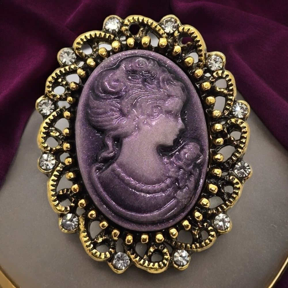 Purple Cameo Brooch Pin Victorian Rhinestone Filigree Antique Style Feminine NWT